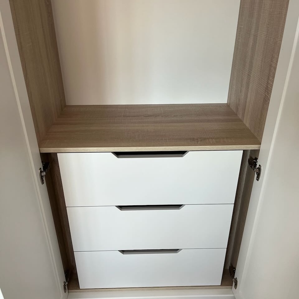 Custom Built in wardrobes in worthing, west sussex, east sussex, surrey, guildford, london, brighton, hove, horsham